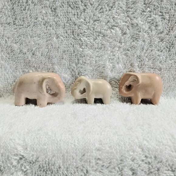 3 Piece Handcrafted Stone Set as an Elephant Family Ranging from 1"-1 1/4"!! - Picture 2 of 3